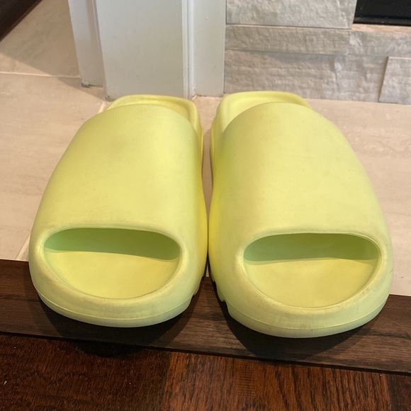 Adidas Yeezy Slide Glow Green - Picture 6 of 7